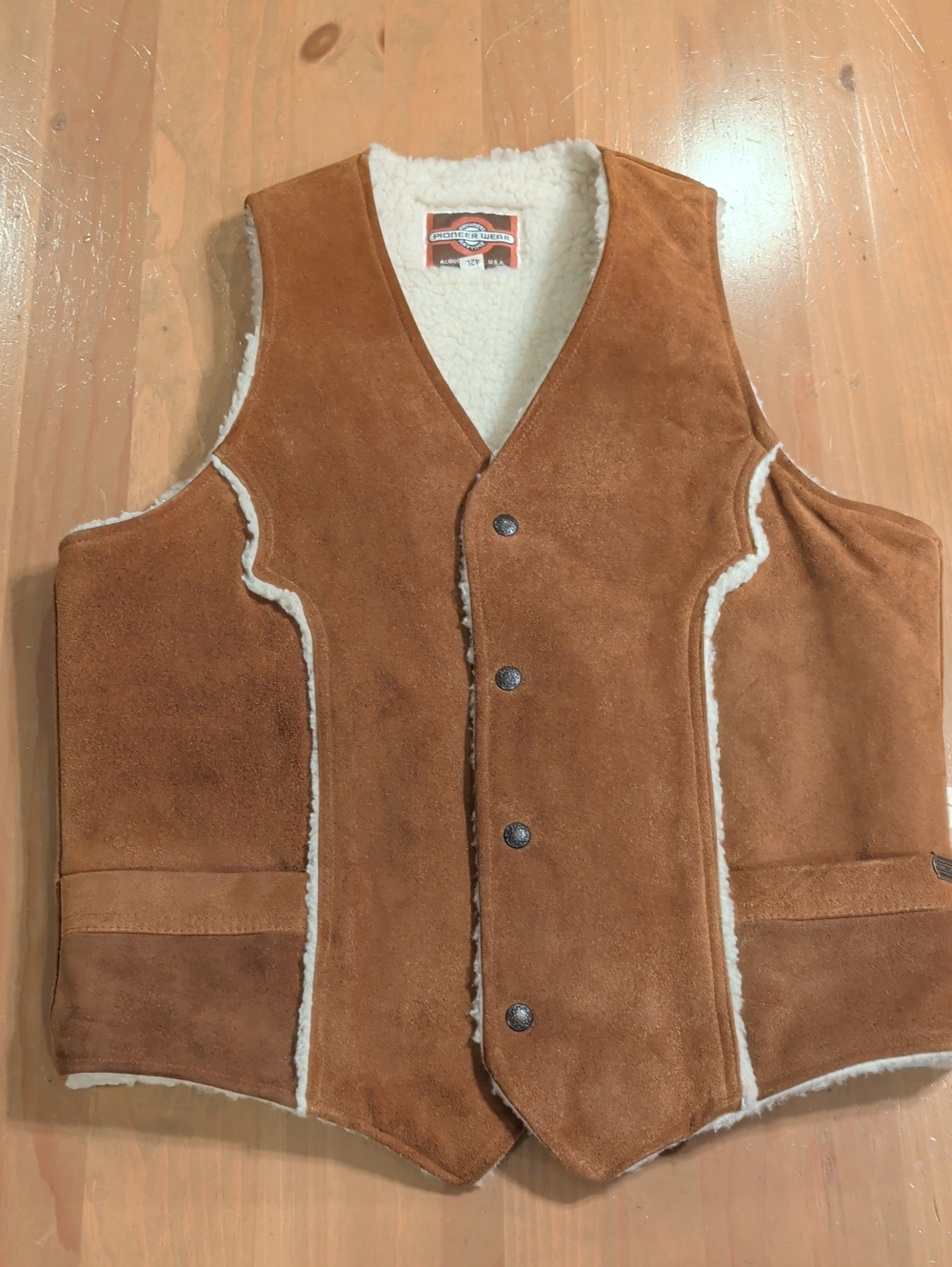 Vintage Pioneer Wear Men’s Size 42L Brown Suede Leather Sherpa Lined Vest- USA